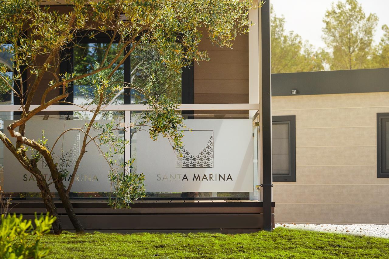 Mobile Homes Camping Santa Marina, Lanterna Tar-Vabriga Exteriör bild Amarna Village